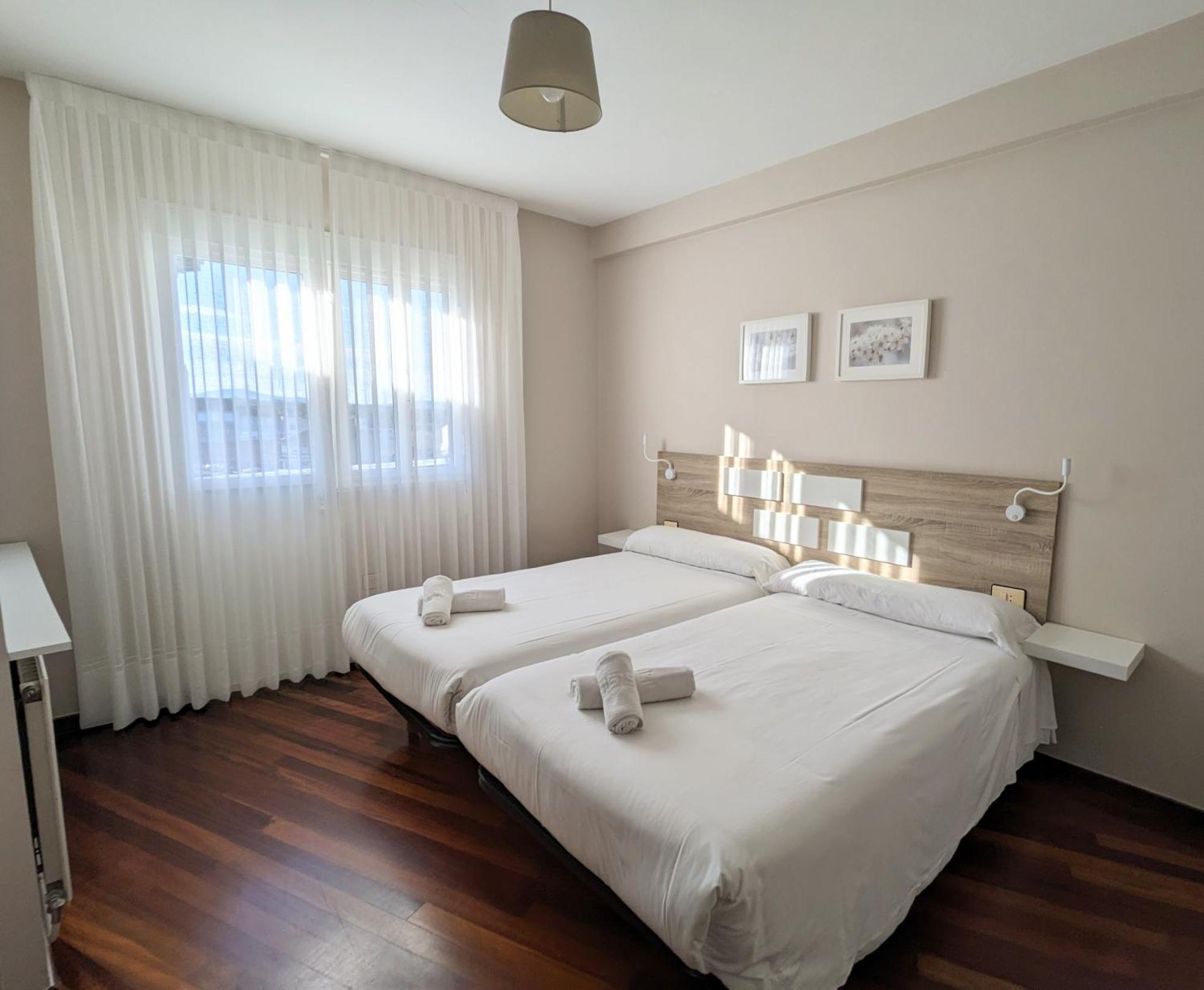 Apartamentos Turisticos Guillermo Палас-де-Рей Экстерьер фото