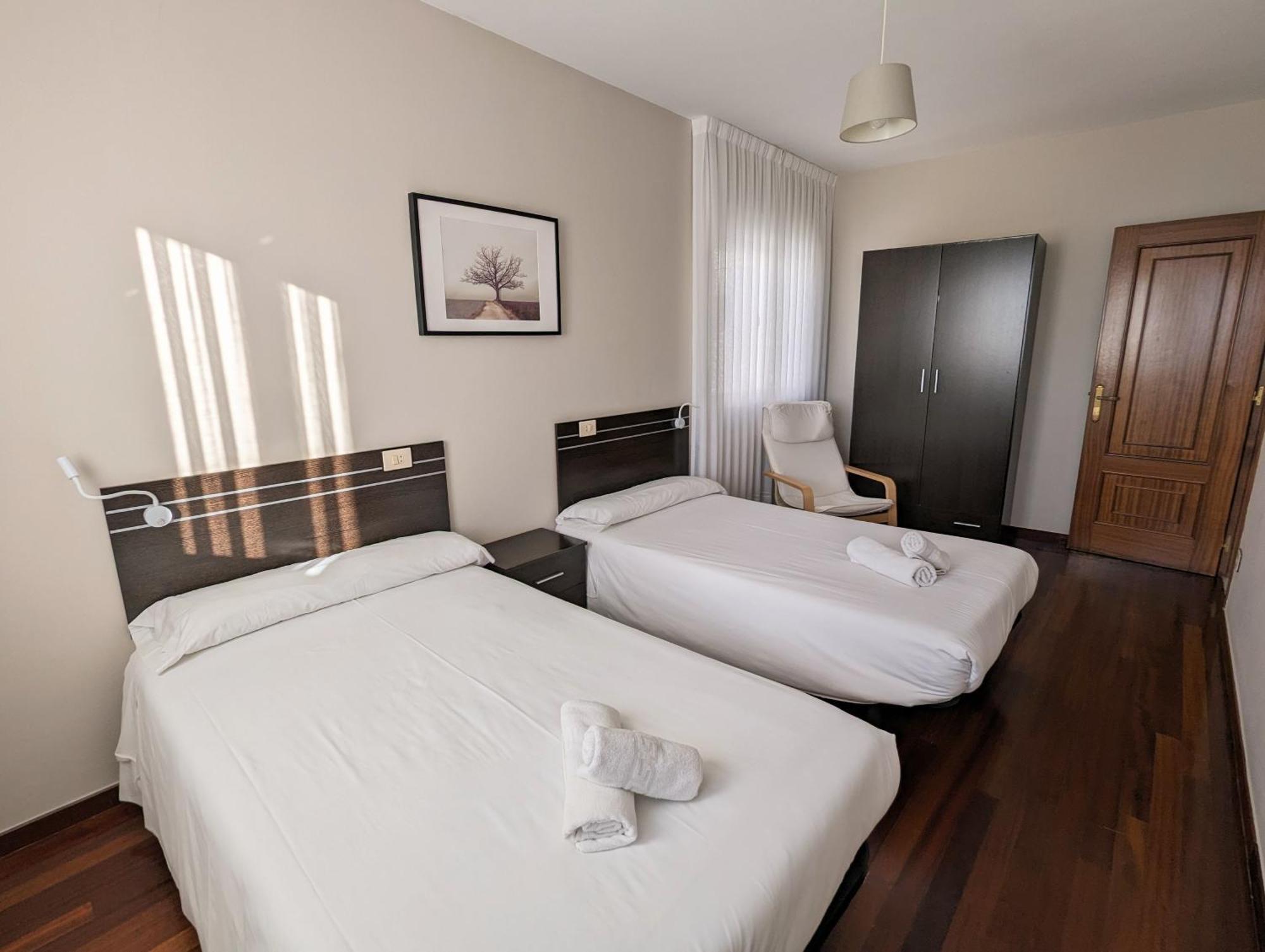 Apartamentos Turisticos Guillermo Палас-де-Рей Экстерьер фото