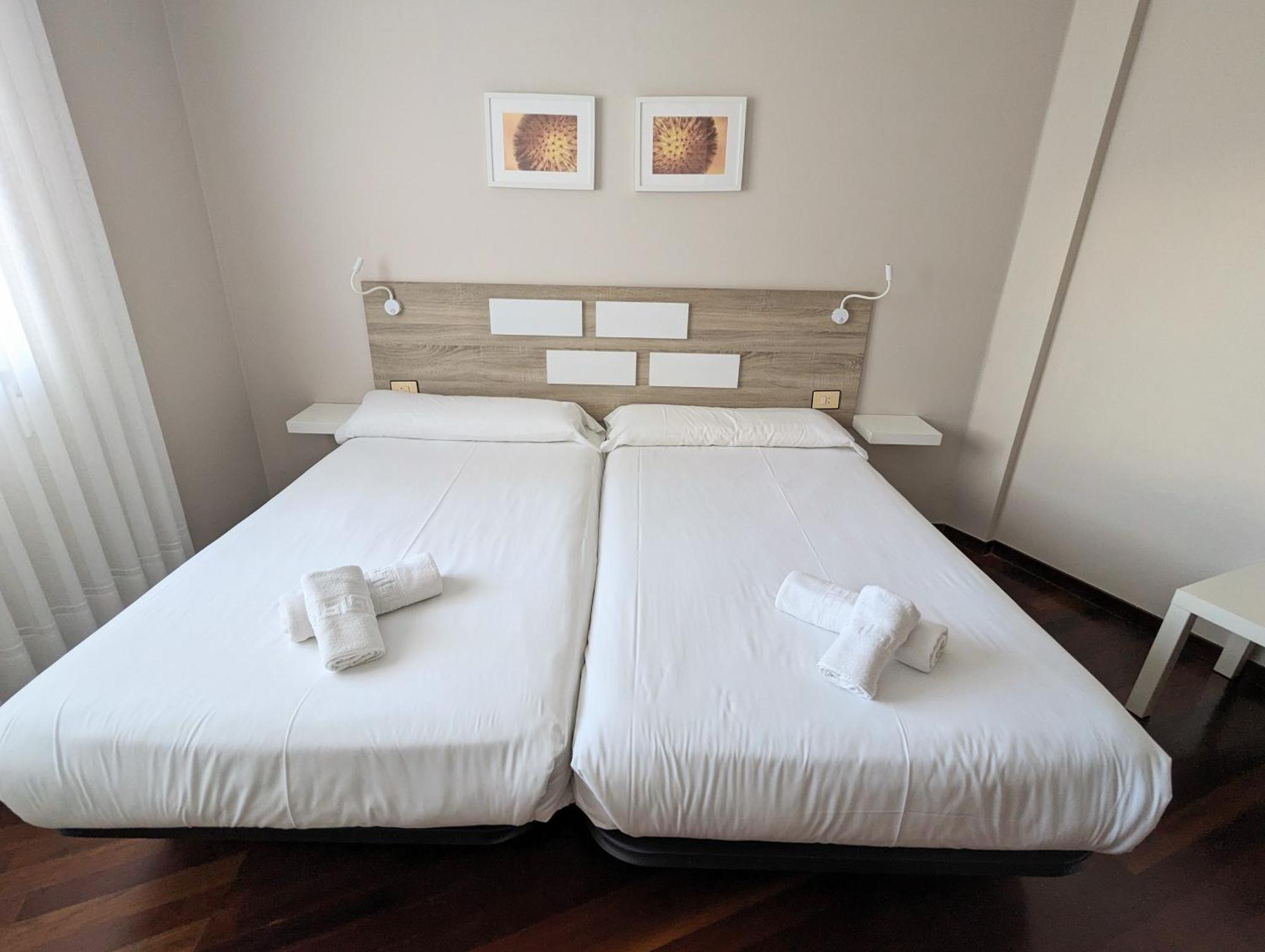 Apartamentos Turisticos Guillermo Палас-де-Рей Экстерьер фото