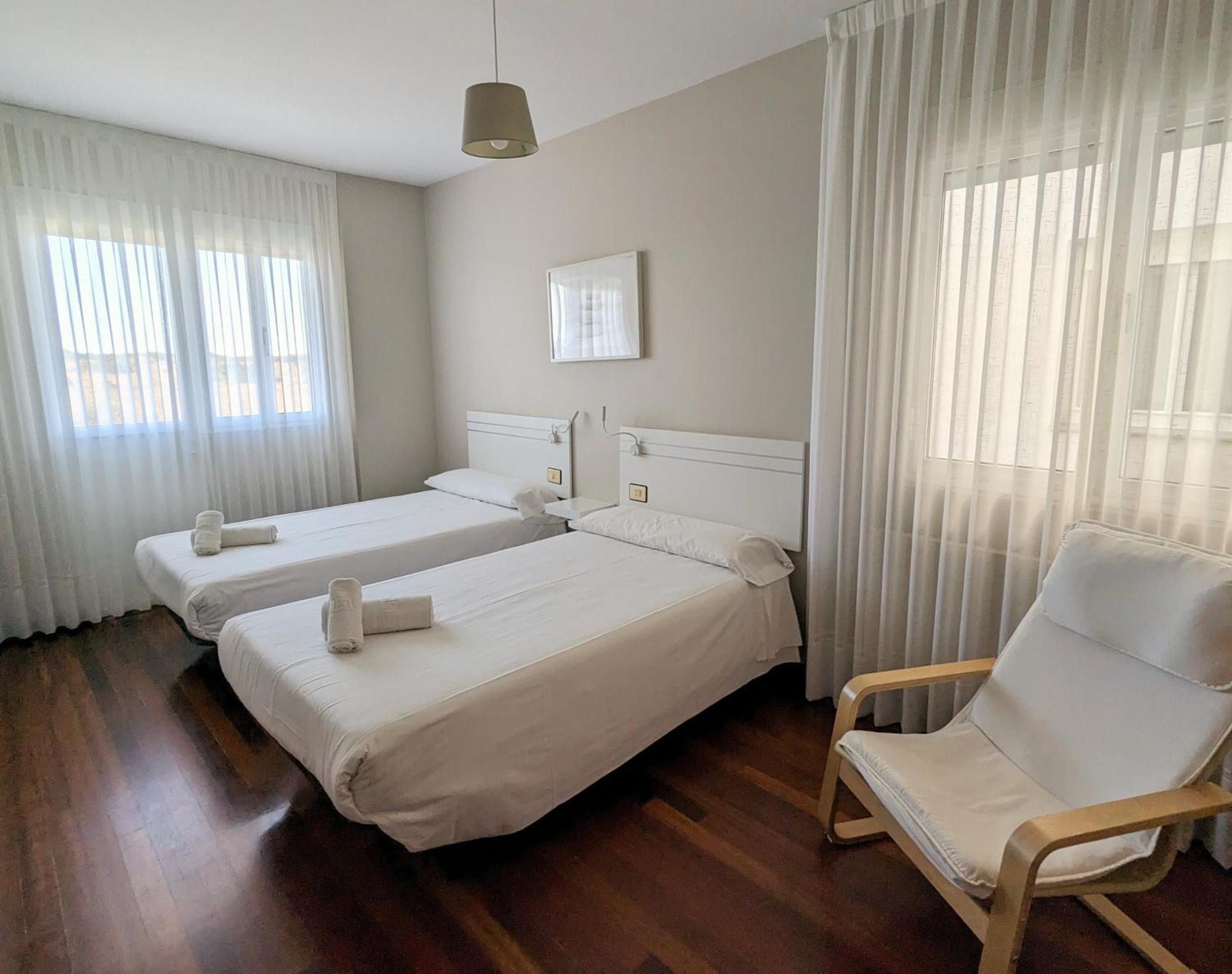 Apartamentos Turisticos Guillermo Палас-де-Рей Экстерьер фото