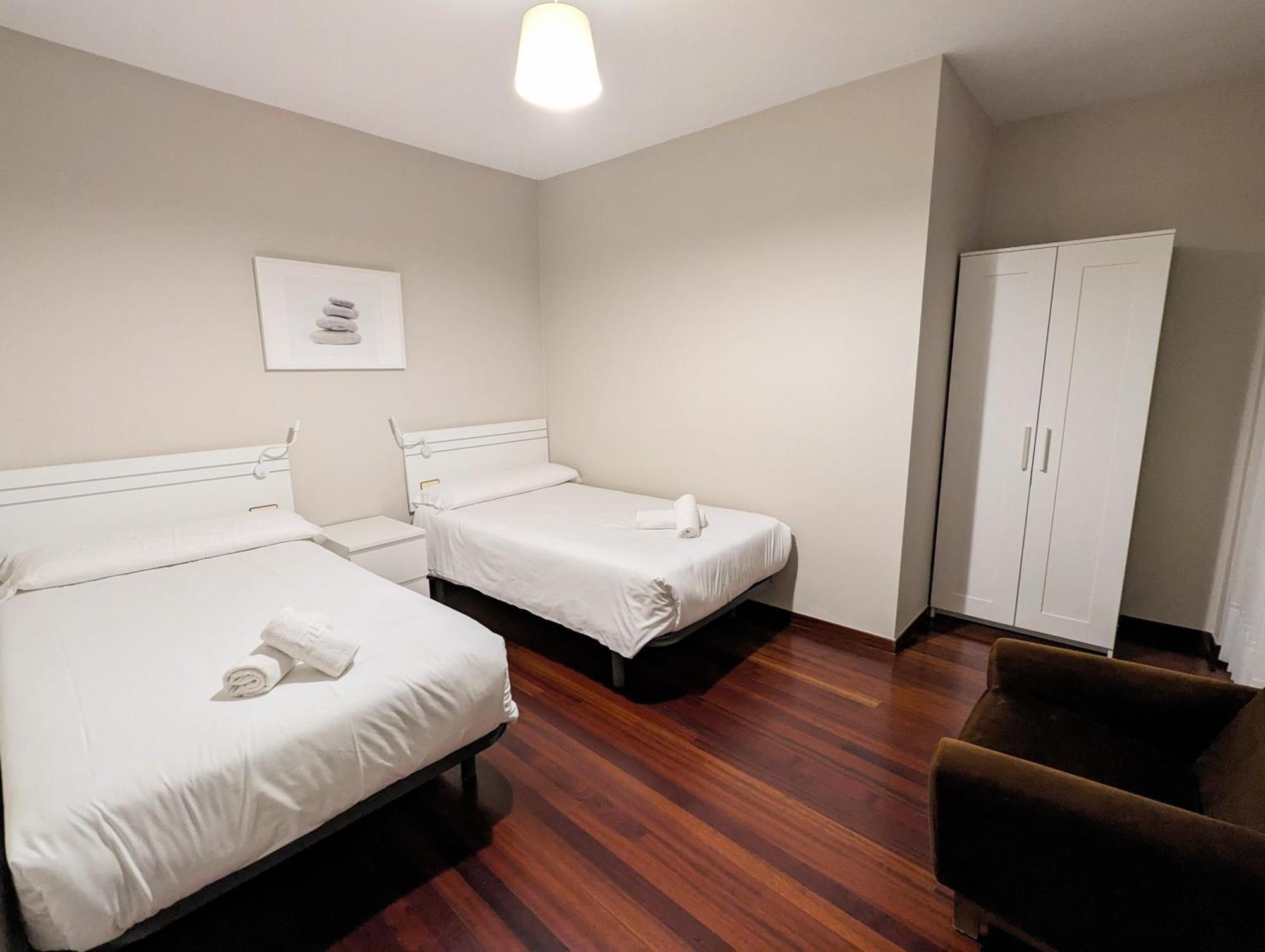 Apartamentos Turisticos Guillermo Палас-де-Рей Экстерьер фото