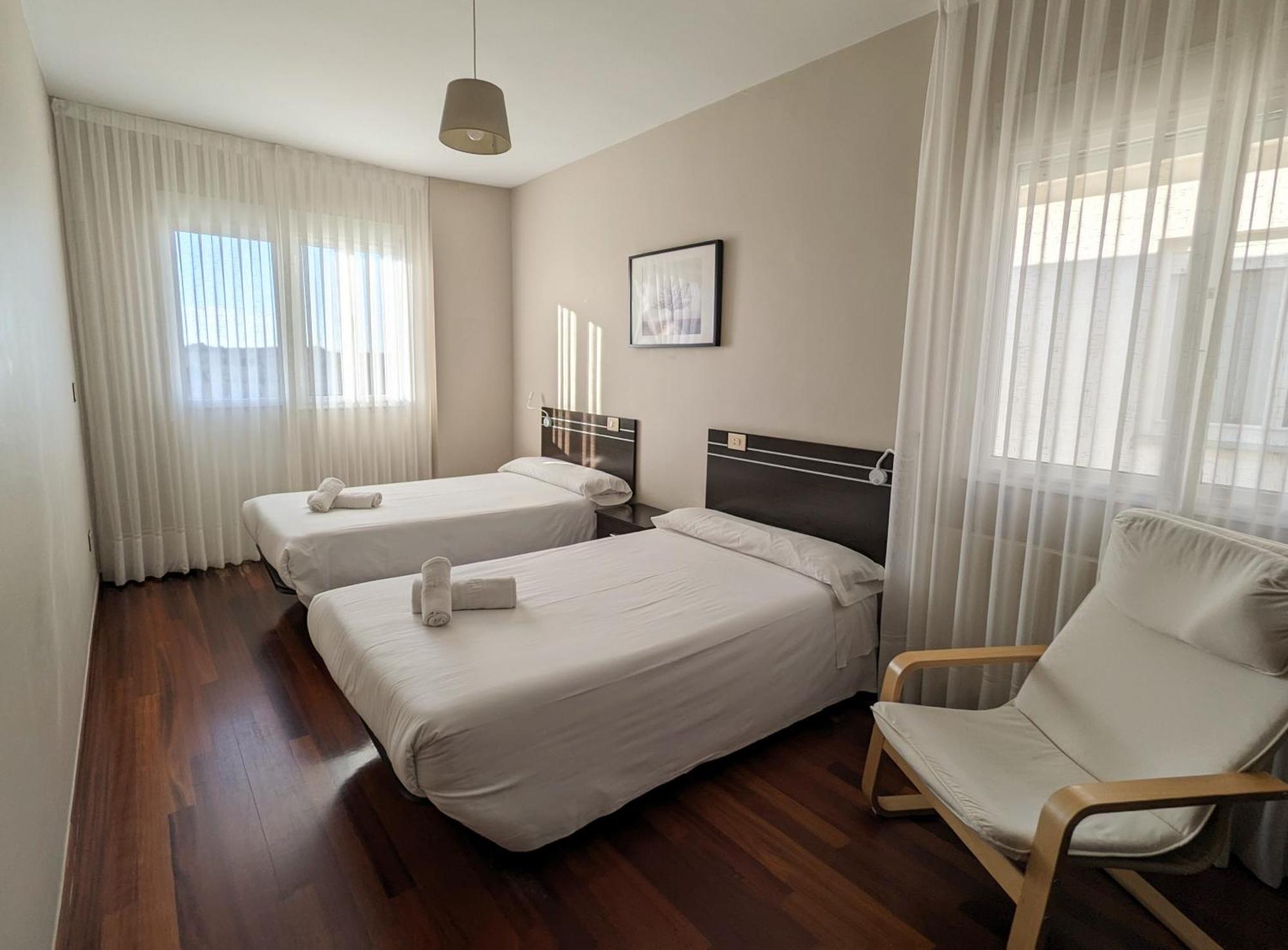 Apartamentos Turisticos Guillermo Палас-де-Рей Экстерьер фото