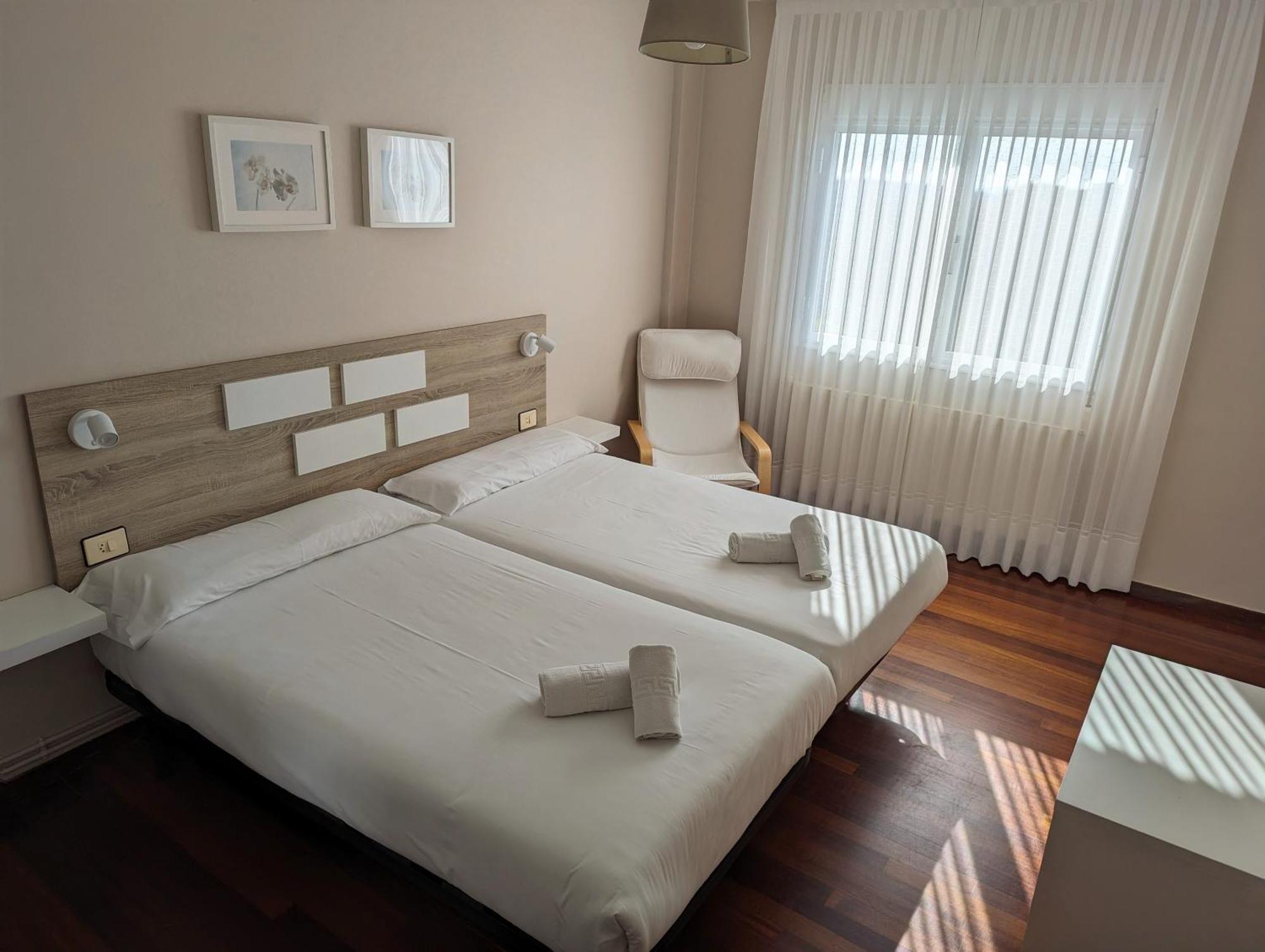 Apartamentos Turisticos Guillermo Палас-де-Рей Экстерьер фото